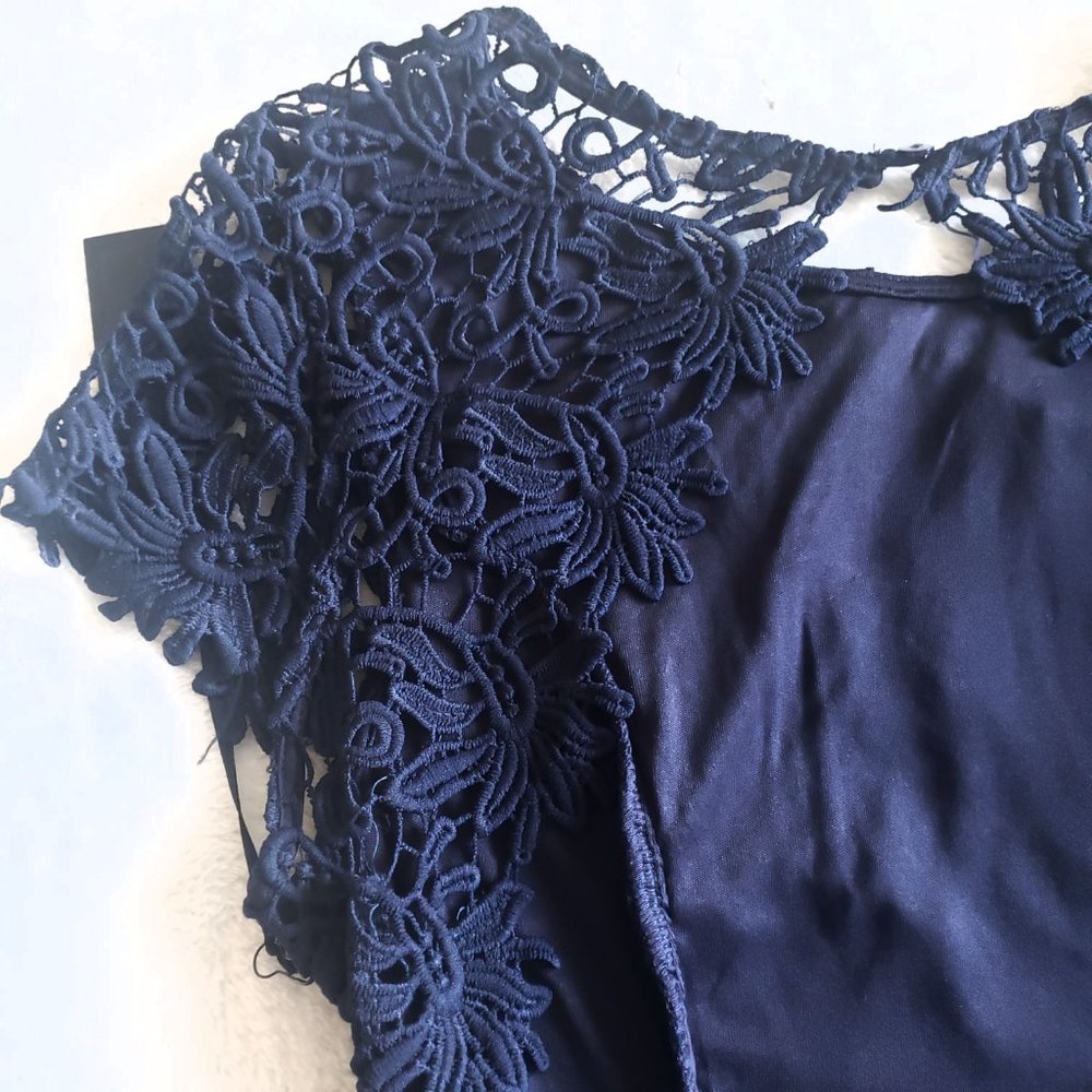 LULU'S Open Back Floral Lace Navy Blue Mini Dress SZ M - Picture 12 of 17